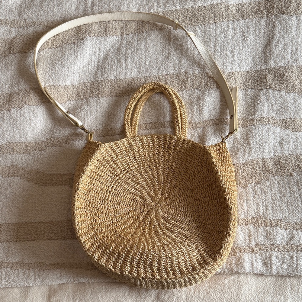 CLARE V Elegant Tan Woven Handbag